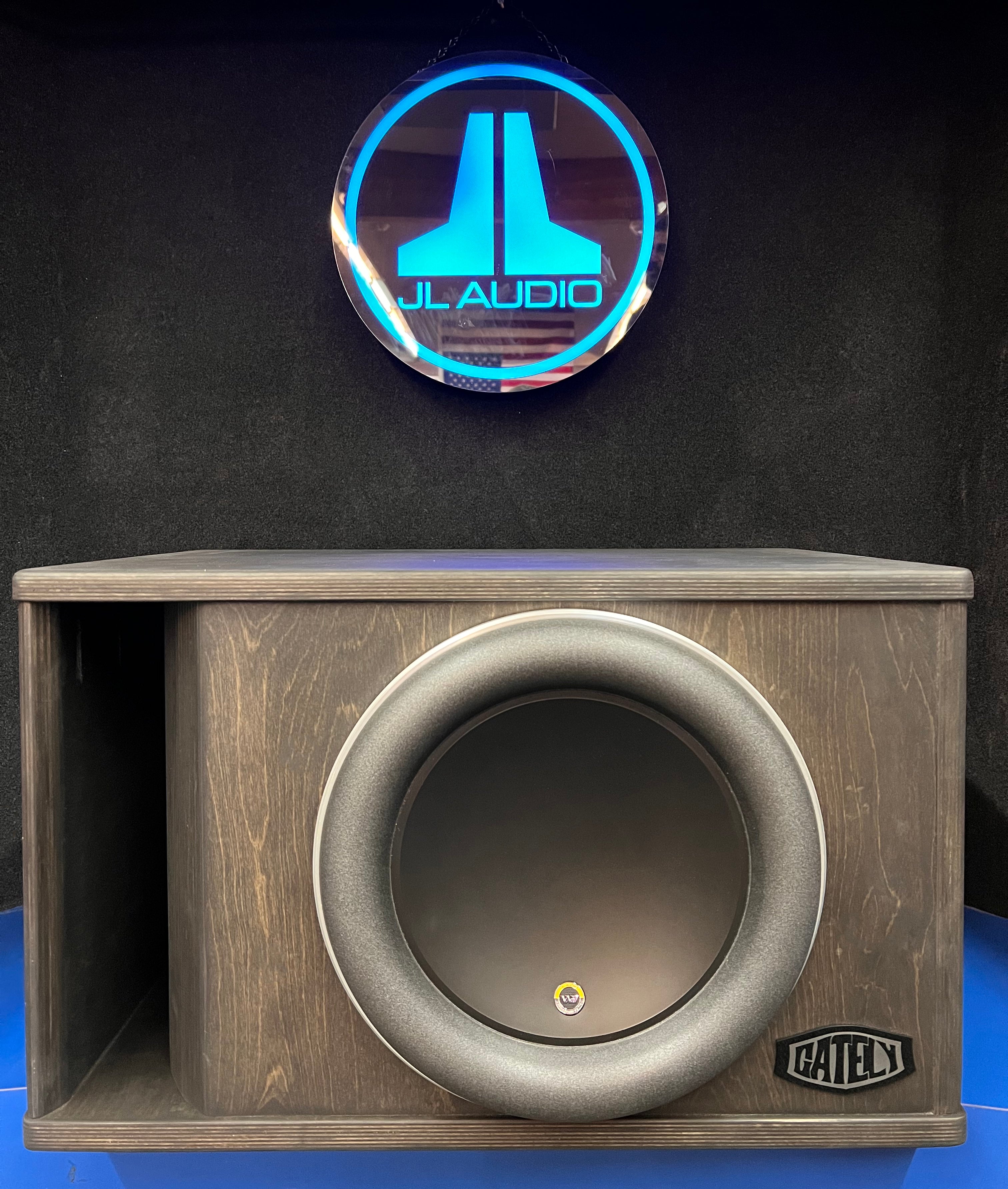 JL 13.5" W7 Enclosure